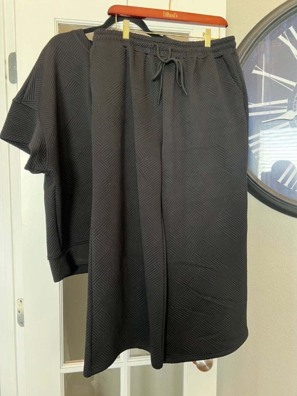 Black Patterned Crop Pant Set - Picture 2 of 7